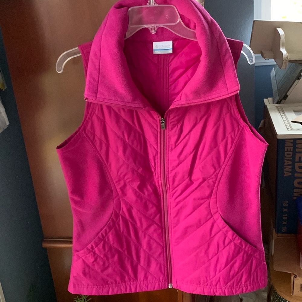 Columbia pink vest. Size M